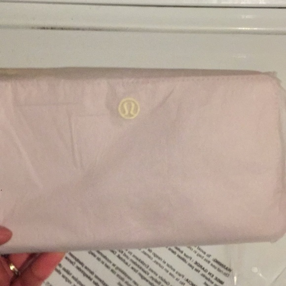 SOLD Lululemon double up pouch in pink - Picture 6 of 6
